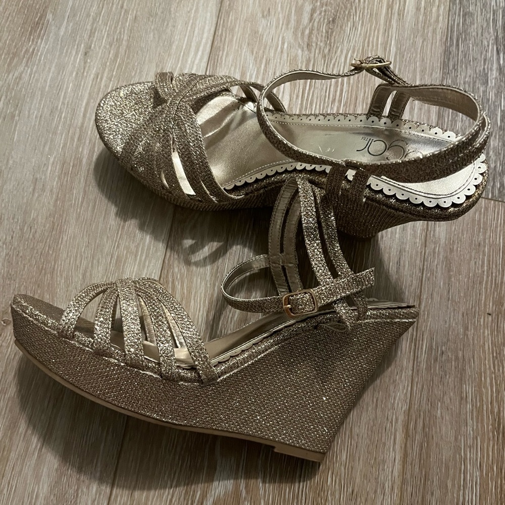 Sparky Women’s Champagne Gold Wedges